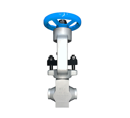 Anti scour high pressure differential drain regulating valve
